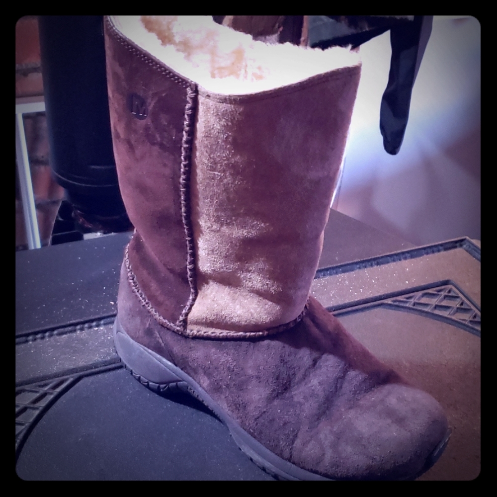 Suede boots